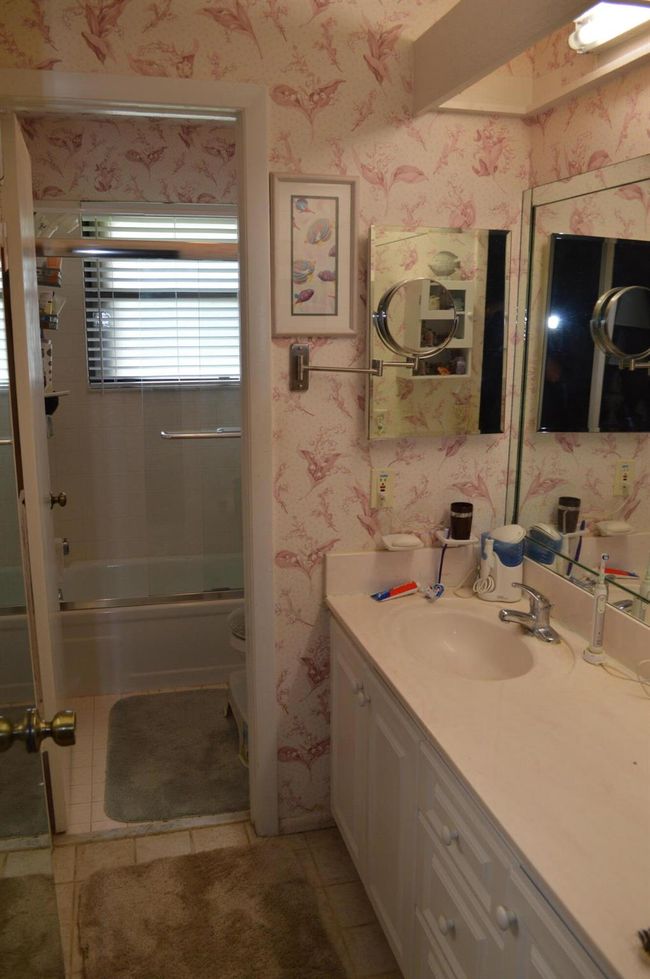 7 Bay Cedar Ct, Condo with 3 bedrooms, 2 bathrooms and null parking in Royal Palm Beach FL | Image 7