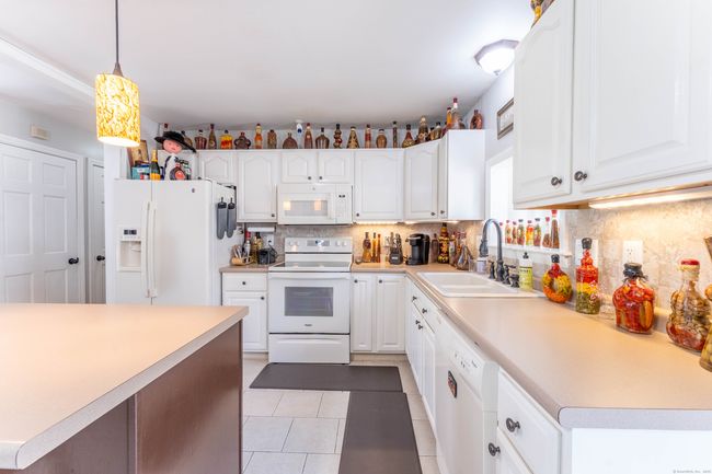 18 Highland Street Ext, House other with 3 bedrooms, 2 bathrooms and null parking in Moosup CT | Image 10