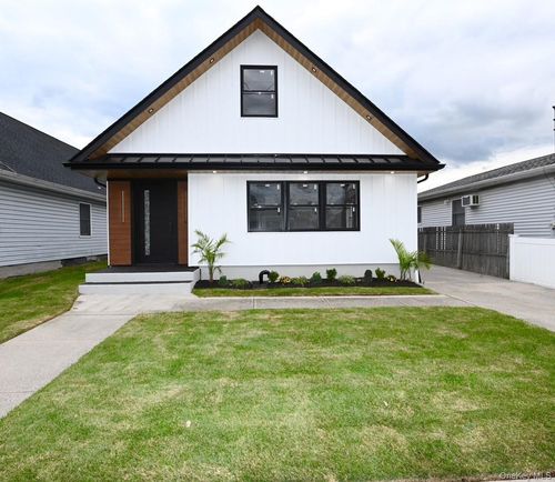 11 Bayview Ave, Lawrence, NY, 11559-1050 | Card Image