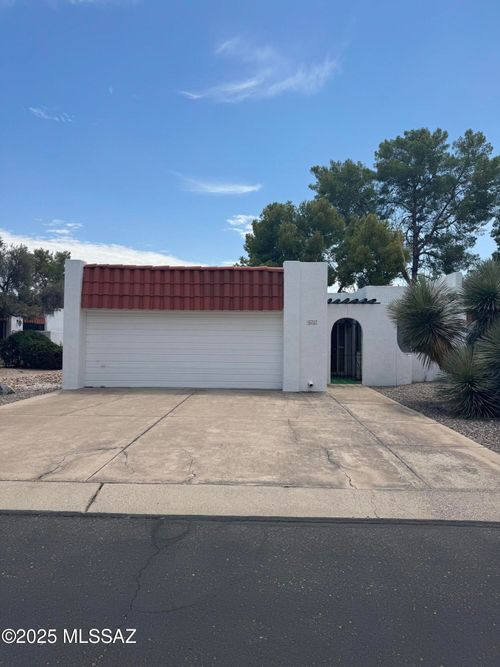 6752 E Via Dorado, Tucson, AZ, 85715-4820 | Card Image
