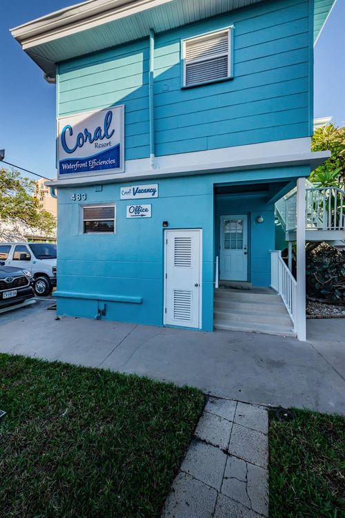 a4-483 E Shore Dr, CLEARWATER BEACH, FL, 33767-2033 | Card Image