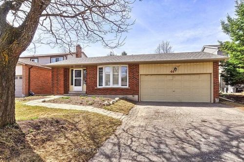 44 Rutledge Ave, Newmarket, ON, L3Y5T4 | Card Image