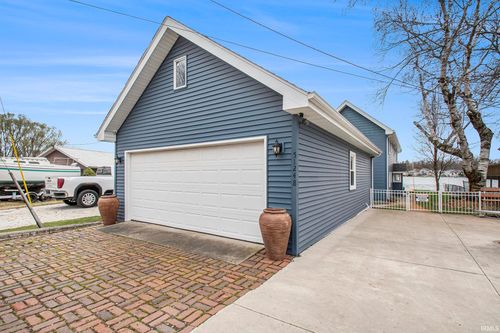 51248 N Shore Dr, Elkhart, IN, 46514-6362 | Card Image