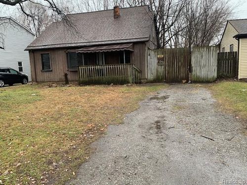 35321 Hazelwood St, Westland, MI, 48186-4475 | Card Image