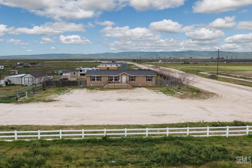 28105 Clydesdale Ave, Taft, CA, 93268-9715 | Card Image