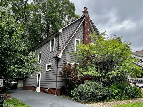 3887 Northampton Rd, Cleveland Heights, OH, 44121-2067 | Card Image