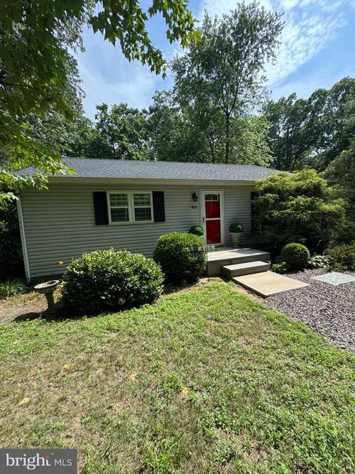 405 E Millstream Rd, CREAM RIDGE, NJ, 08514-2414 | Card Image