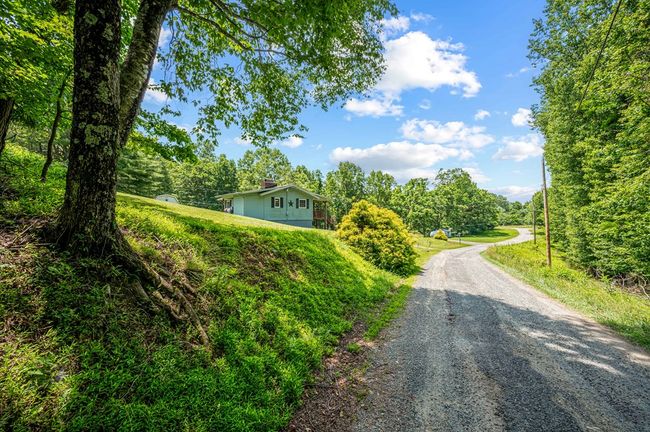 575 Apache Trl, House other with 2 bedrooms, 1 bathrooms and null parking in Fancy Gap VA | Image 38