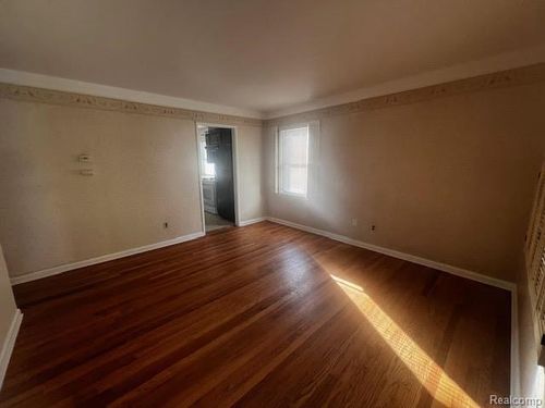 4957 Polk St, Dearborn Heights, MI, 48125-2941 | Card Image