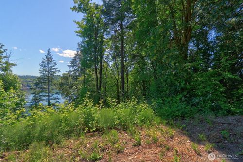 300 E E Bridger Ln, Shelton, WA, 98584-7352 | Card Image