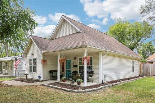 1503 E 11th St, Sedalia, MO, 65301-6339 | Card Image