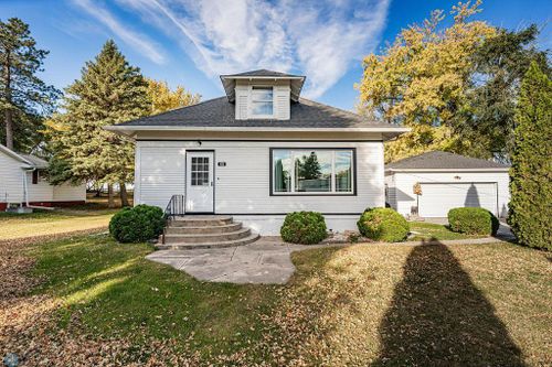 426 Cleveland St, Enderlin, ND, 58027-1301 | Card Image
