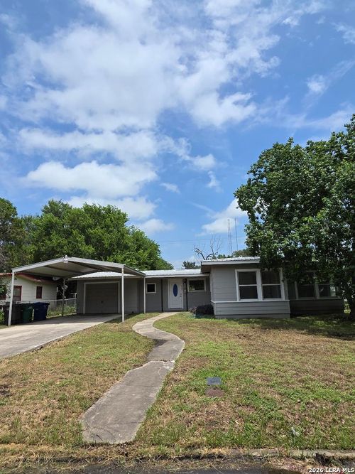 647 Kashmuir Pl, San Antonio, TX, 78223-1516 | Card Image