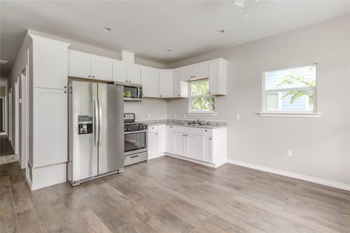 ste-b-412 Booth St, Taylor, TX, 76574-4342 | Card Image