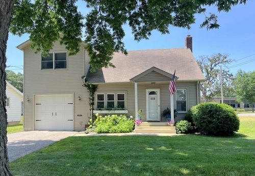 215 East St, Decorah, IA, 52101-1308 | Card Image