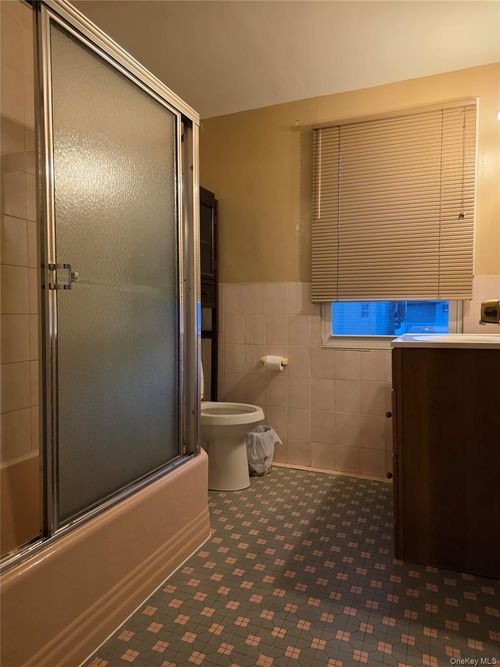 45 Smart St, Flushing, NY, 11355-2213 | Card Image