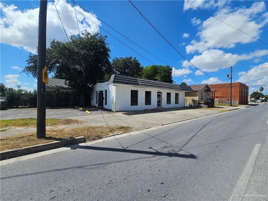 Commercial Sale in Brownsville 2