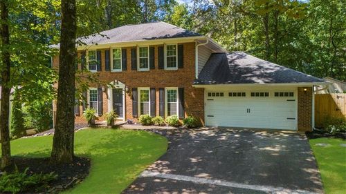 9770 Lake Forest Way, Roswell, GA, 30076-2555 | Card Image
