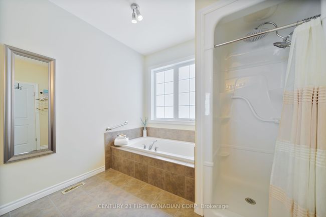 14 Oakwood Links Lane, Condo with 4 bedrooms, 3 bathrooms and 2 parking in Grand Bend ON | Image 22
