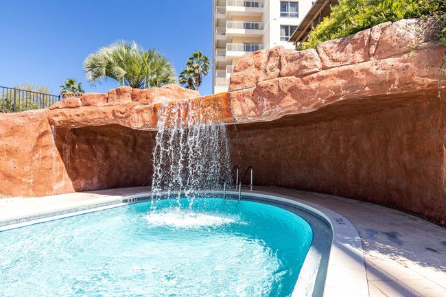 Luau Waterfall | Image 18