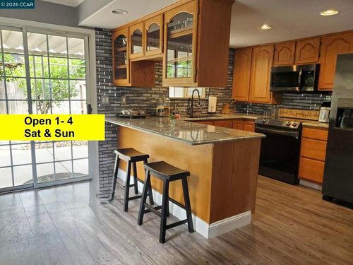 552 Redwood Dr, Vacaville, CA, 95687 | Card Image