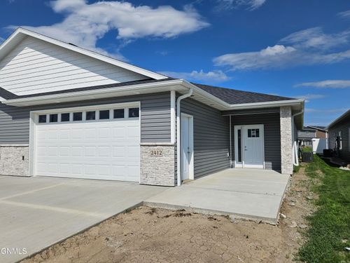 2412 34th Ave Se, Mandan, ND, 58554-1318 | Card Image