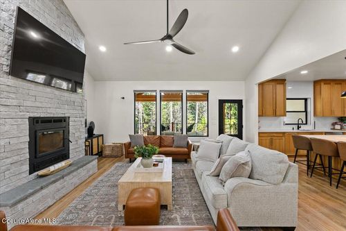 95 Klickitat Rd, Cocolalla, ID, 83813-5024 | Card Image