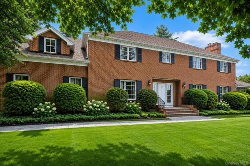 90 Greenhaven Rd, Rye, NY, 10580-2211 | Card Image