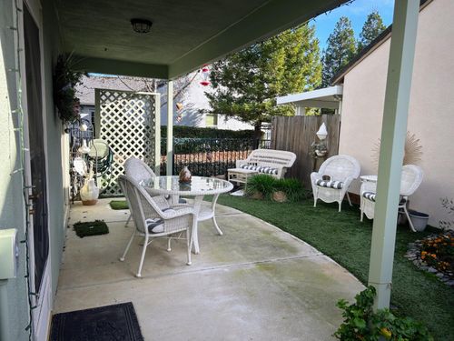 677 Village Dr, Galt, CA, 95632-8157 | Card Image