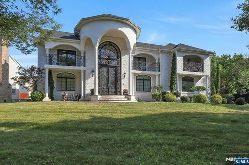 574 Mill Run, Paramus, NJ, 07652-1756 | Card Image