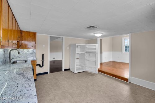 1001 Arnold Ave, Point Pleasant Boro, NJ, 08742-2310 | Card Image