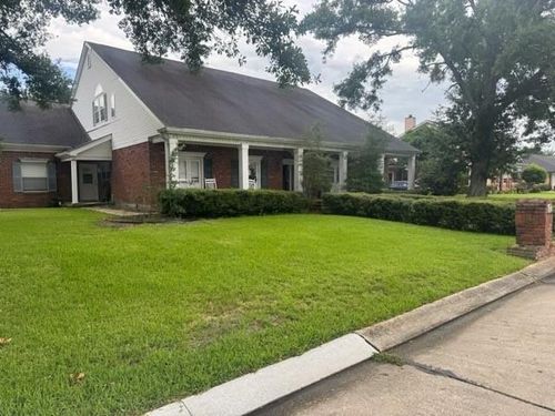 2552 Cypress Lawn Dr, Marrero, LA, 70072-5418 | Card Image
