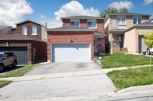 lower-213 Glen Hill Dr, Whitby, ON, L1N7J5 | Card Image