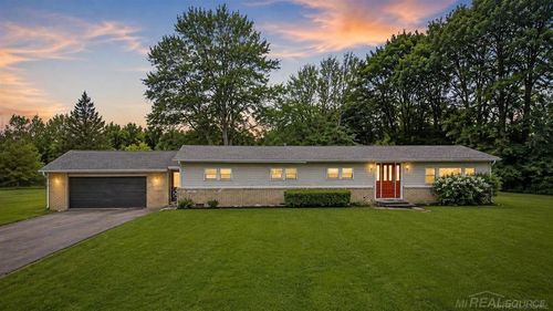 69455 Hicks Rd, Armada, MI, 48005-4238 | Card Image