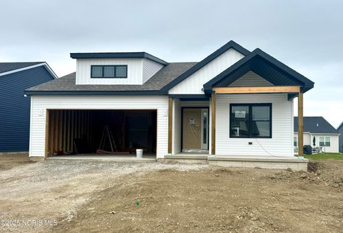 5033 Easton Dr, Oregon, OH, 43616-3024 | Card Image