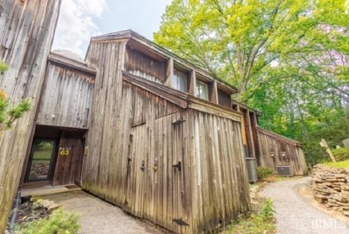 9451 S Pointe Lasalles Dr, Bloomington, IN, 47401-9024 | Card Image