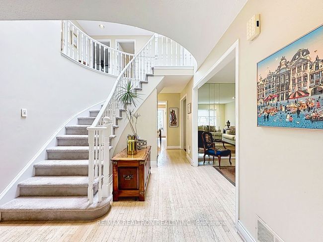 17 Colvin Cres, House other with 5 bedrooms, 4 bathrooms and 3 parking in Thornhill ON | Image 27