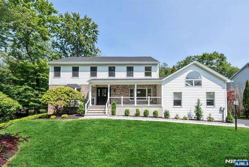31 Gloria Dr, Allendale, NJ, 07401-1335 | Card Image
