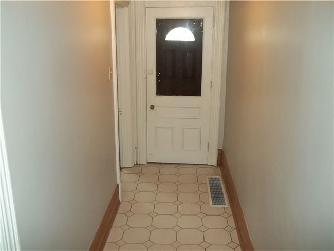 223 Ella St, House other with 3 bedrooms, 2 bathrooms and 4 parking in Bloomfield PA | Image 9