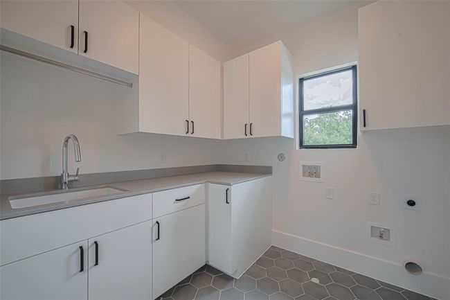 5200 Beech St, House other with 5 bedrooms, 7 bathrooms and 2 parking in Bellaire TX | Image 45