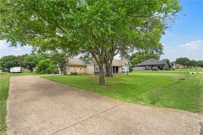 216 Timber View Drive, House other with 3 bedrooms, 2 bathrooms and 2 parking in Waco TX | Image 2