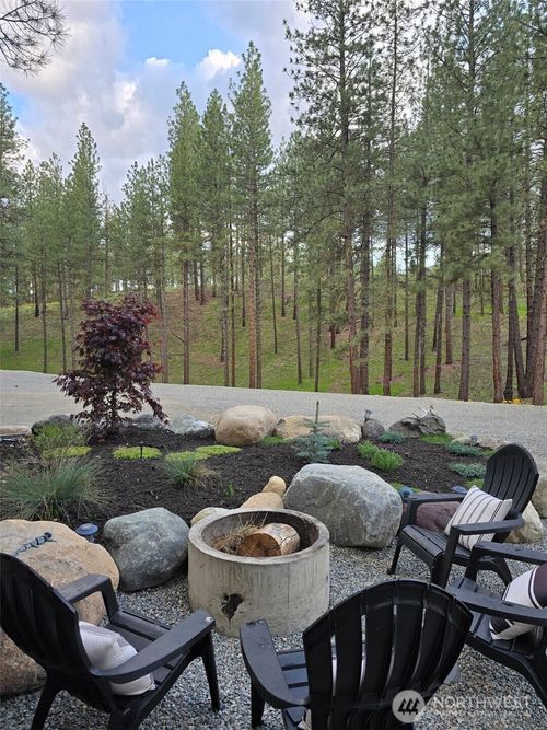 18 Chokecherry Rd, Winthrop, WA, 98862-9118 | Card Image