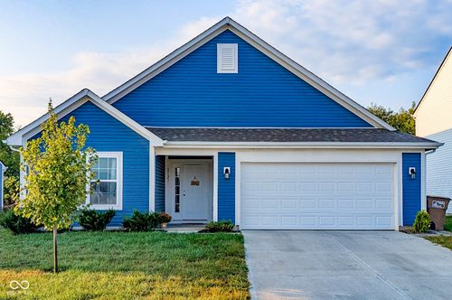 2127 Abbey Ln, Columbus, IN, 47201-8059 | Card Image