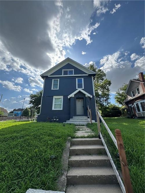 2122 Park Ave, Kansas City, MO, 64127-3032 | Card Image