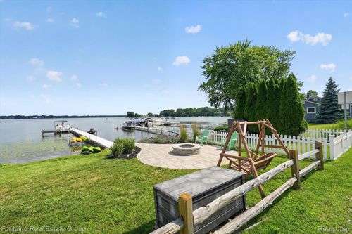 240 Rosebud Ct, Walled Lake, MI, 48390-3447 | Card Image