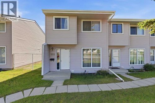 222 Marlborough Way Ne, Calgary, AB, T2A6R9 | Card Image