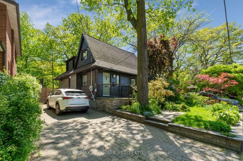 35 Benlamond Ave, Toronto, ON, M4E1Y8 | Card Image