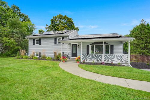 10 Meadow Ln, Pleasant Valley, NY, 12569-7038 | Card Image