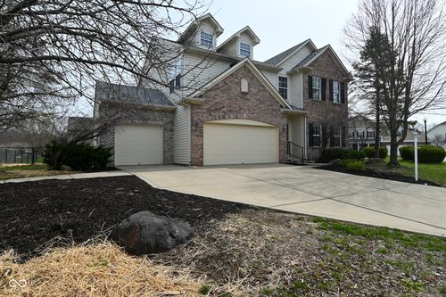 18690 Round Lake Rd, Noblesville, IN, 46060-1486 | Card Image