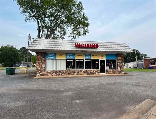 1272 Harkrider St, Conway, AR, 72032-4263 | Card Image